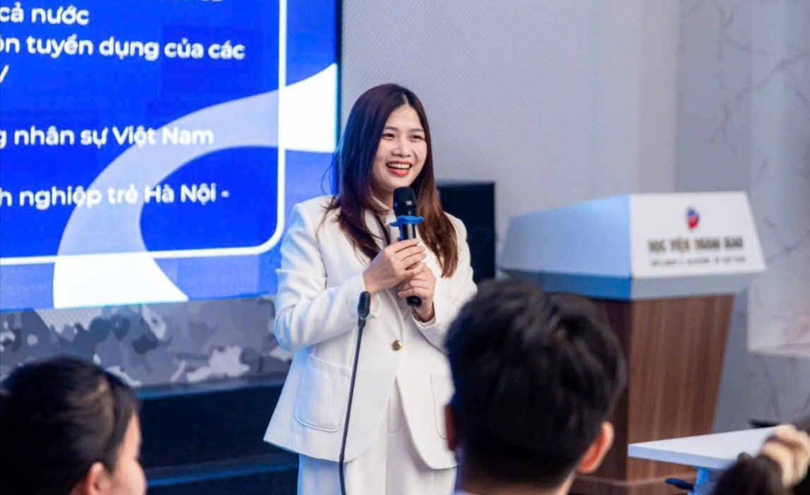 Trợ lý không lương: Lấy kinh nghiệm hay 'bóc lột' sức lao động?